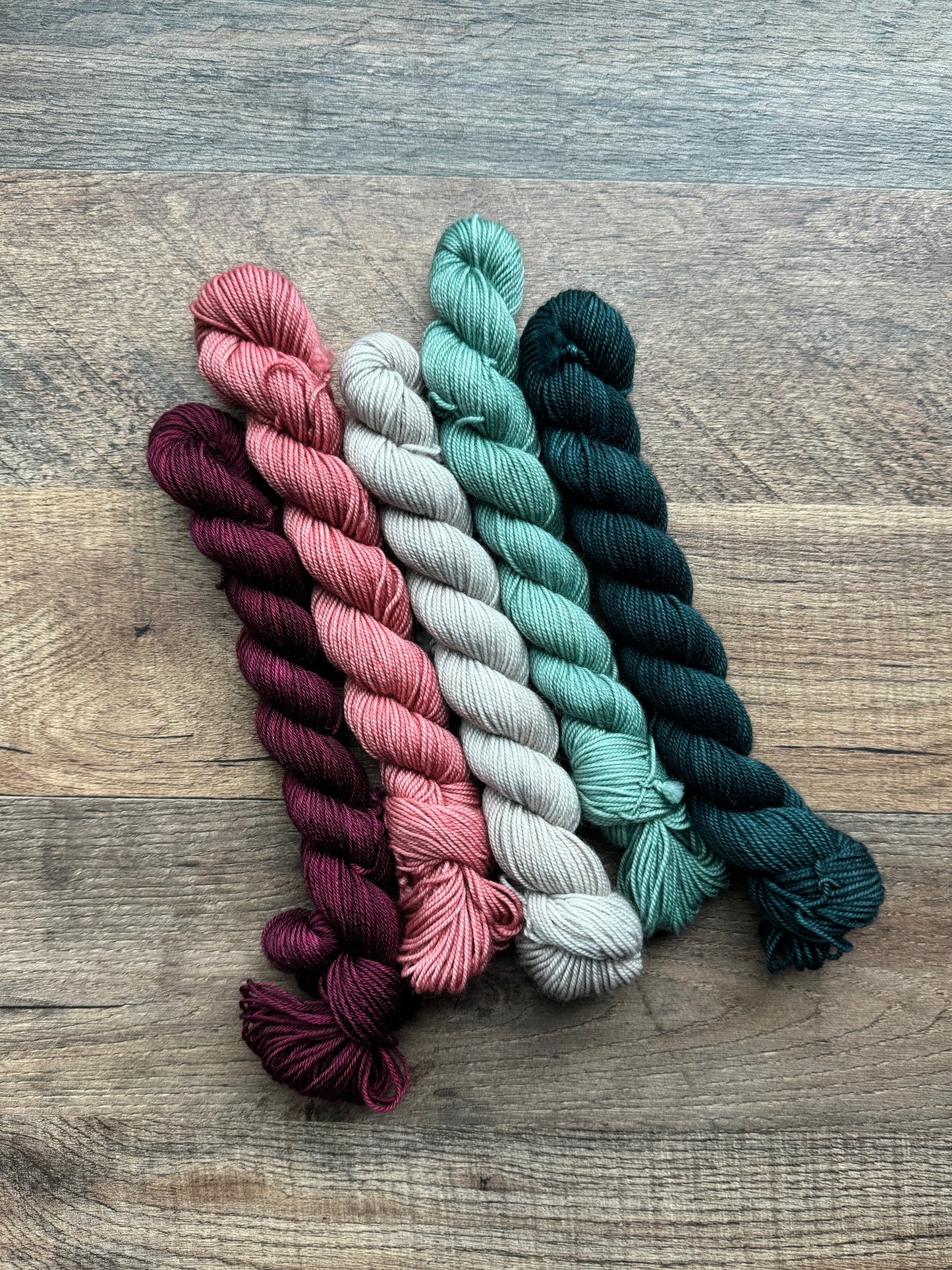 Preorder / Classic Christmas Color Set