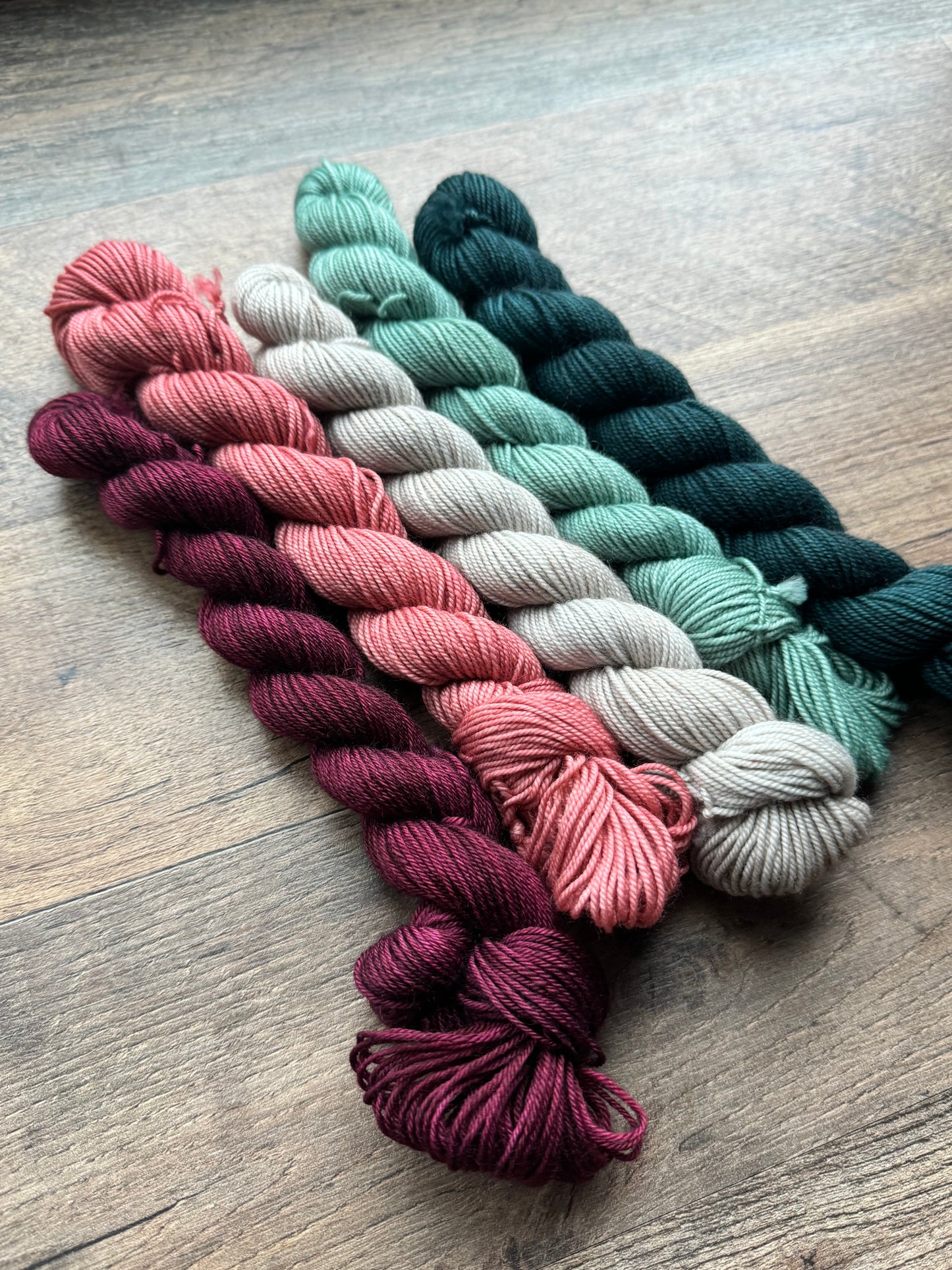 Preorder / Classic Christmas Color Set