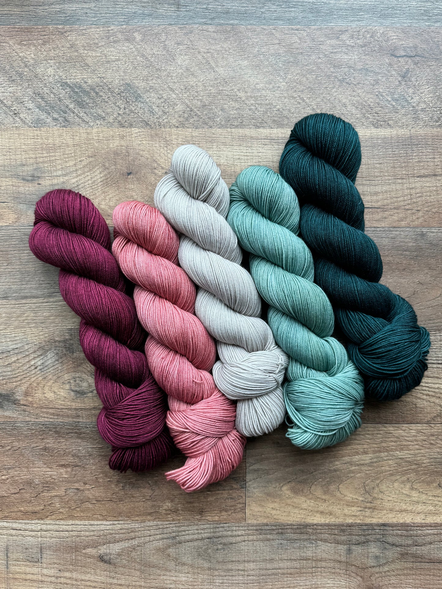 Preorder / Classic Christmas Color Set